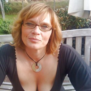Partage de plaisirs en trio Jeanne - rencontre-Cougar-Aubagne