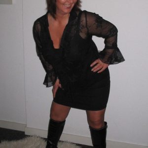 Ce week-end, j’ai envie de m’amuser Nina - rencontre-Cougar-Valenciennes