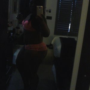 32 ans ma pote m’a secouée Rania - rencontre-Libertine-Cannes