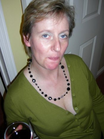 Le printemps me monte à la tête et j’ai envie de rire dans un pieu rencontre-MILF-Rouen